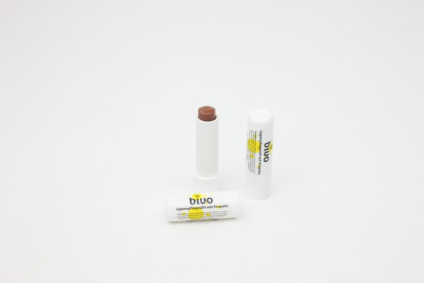 lipstick with propolis